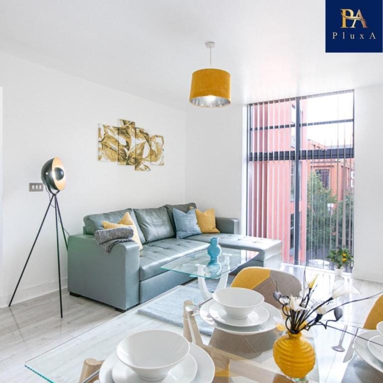 Pluxa WaterSide Apartment Vacation rental in Birmingham