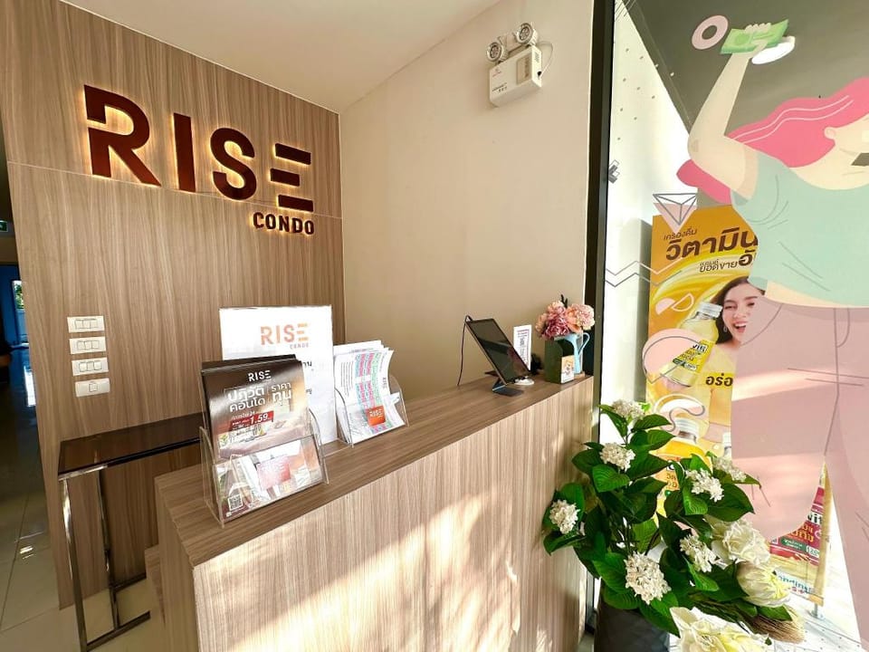 Rise Hotel 1, in Korat's city center with bathtub Apartment in Laos