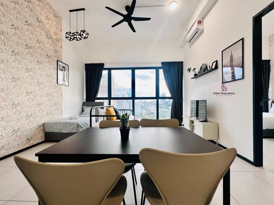 HOT-Cozy & Drive Urban Suite 10pax by WL UA123A N Vacation rental in George Town