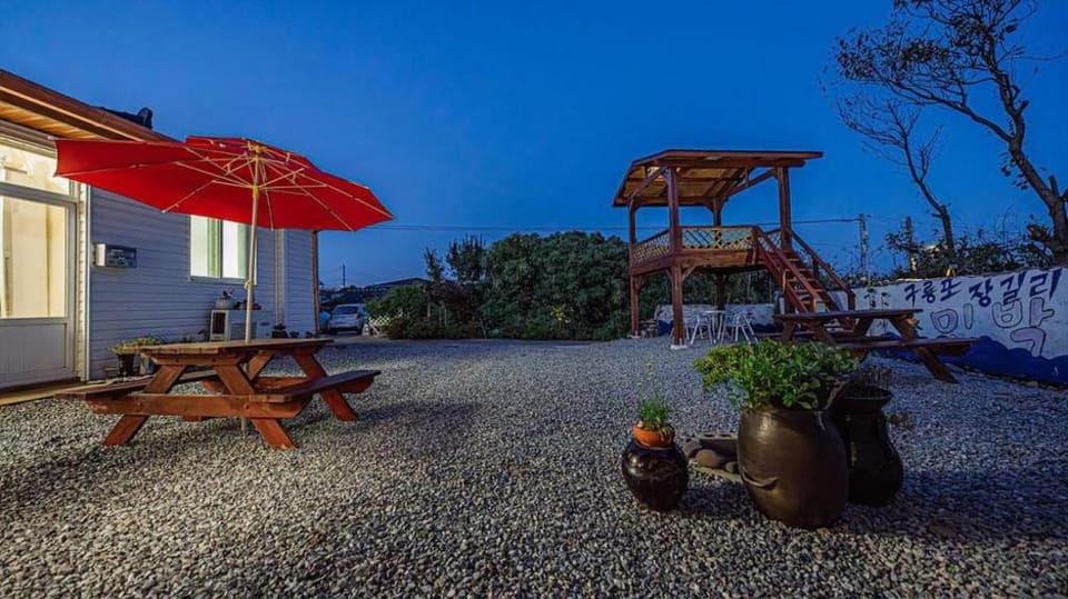 Gu lyong po Jang gil li Bed and Breakfast in South Korea