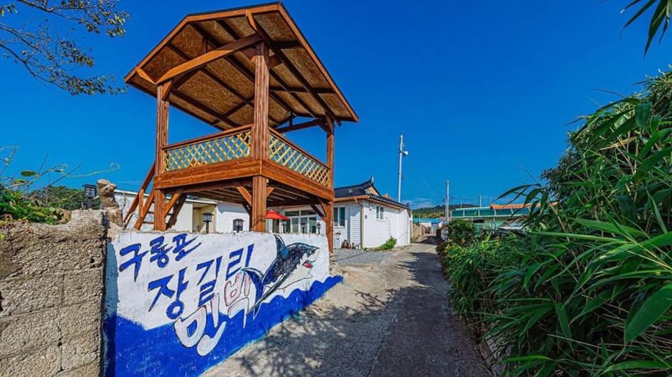 Gu lyong po Jang gil li Bed and Breakfast in South Korea