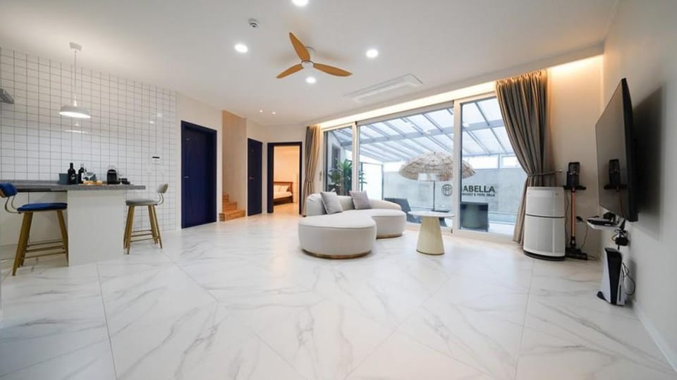 Mabella Pool Villa Bed and Breakfast in South Korea