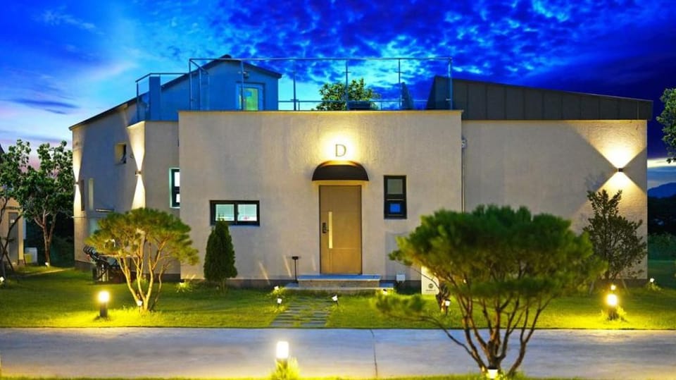 Mabella Pool Villa Bed and Breakfast in South Korea