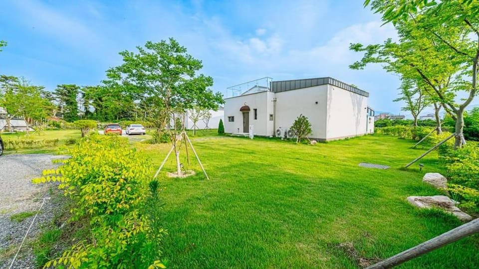 Mabella Pool Villa Bed and Breakfast in South Korea