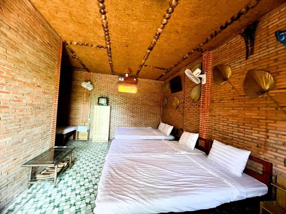 Nhà Dừa CocoHome Vinhlong - Unique-Peaceful -VIP7 Apartment in Cambodia