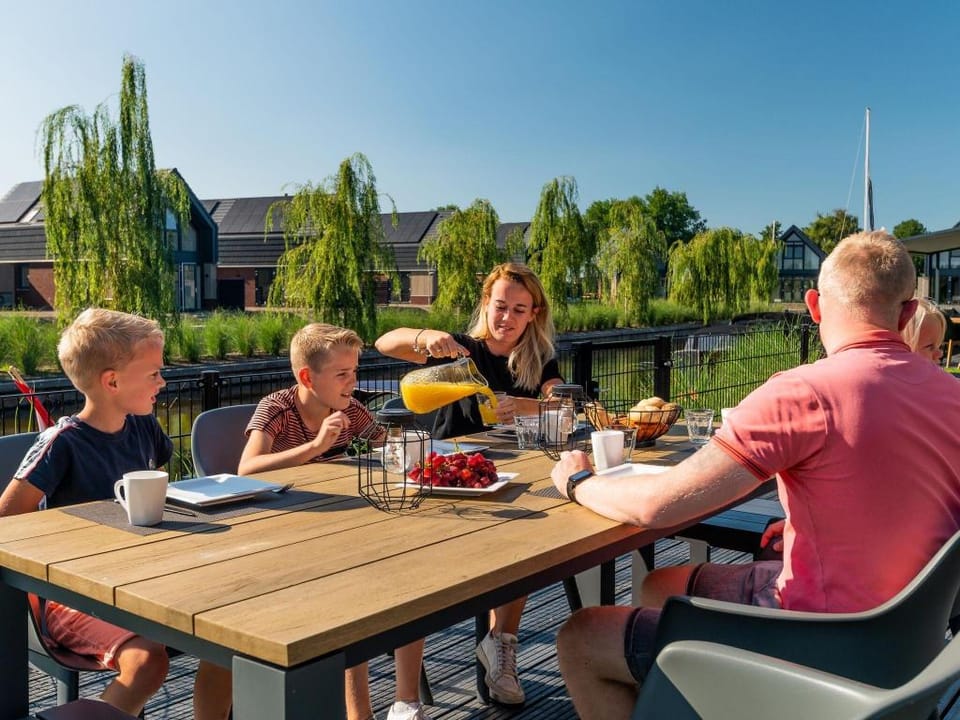 Water Villa in Balk with Private Jetty Vacation rental in Friesland, Netherlands
