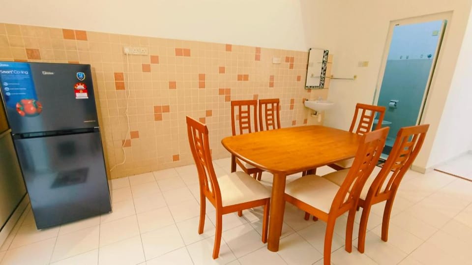Shortstay Kulai Homesta 184 Tmn Gunung Pulai 3B11P Vacation rental in Johor