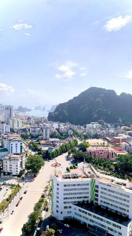 S2 Sapphire Hạ Long Căn studio view thành phố Apartment in Laos