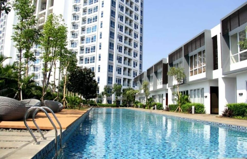 Free WIFI Nice and Modern Puri Mansion Apartment Apartment in Jakarta
