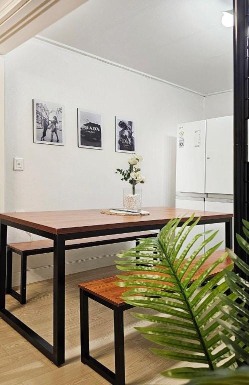 COZY STAY IN SINCHON (HONGDAI, SINCHON STA. 4 min from Sinchon Station) Vacation rental in Seoul