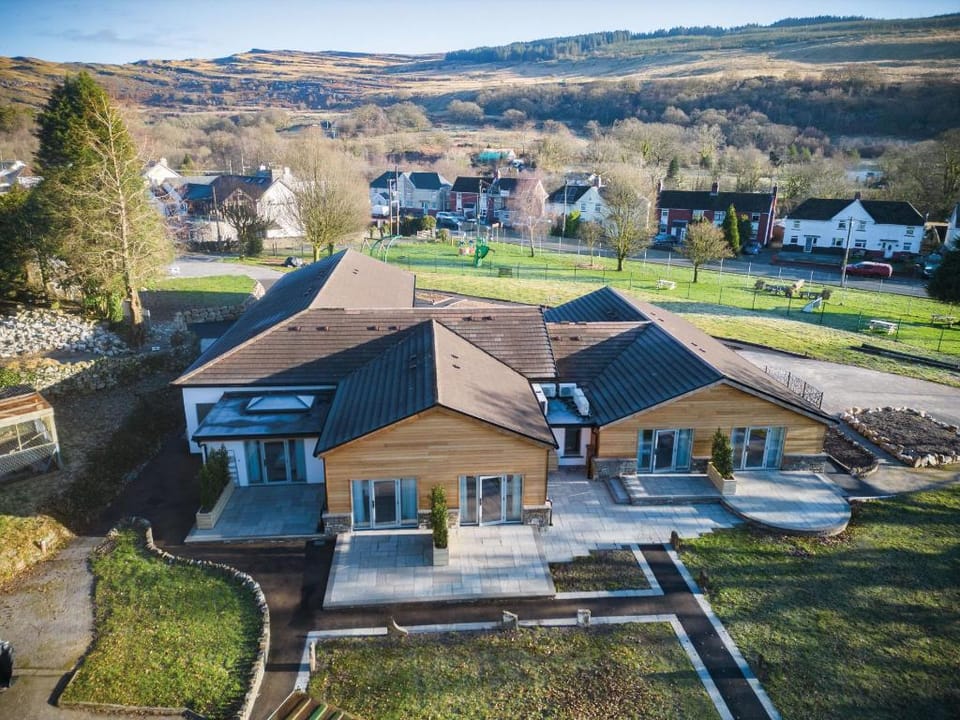 Suite 15 - Sleeping Giant Hotel - Pen Y Cae Inn Apartment in Wales