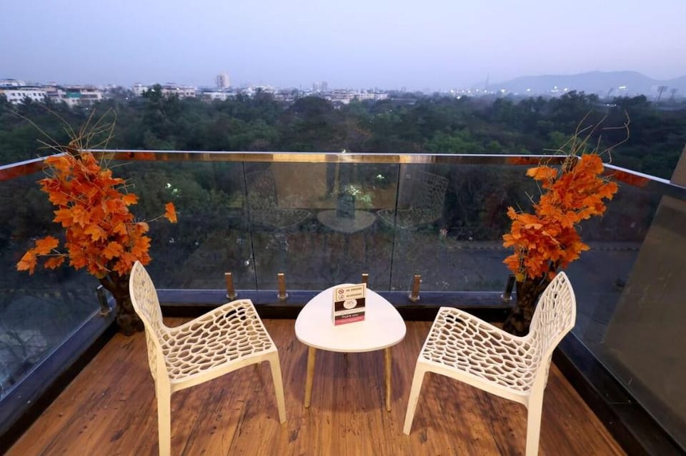 Business lesiure - 3 BHK with Balcony-Chef- NAVI Apartment in Maharashtra
