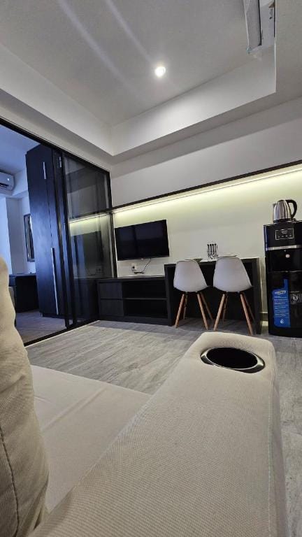 cozy and fully furnished Collins Apartemen Apartment in West Java