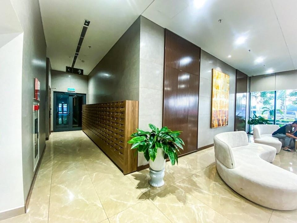 Căn hộ 3 phòng ngủ 120m2 cạnh Sân Vận Động Mỹ Đình Apartment in Laos