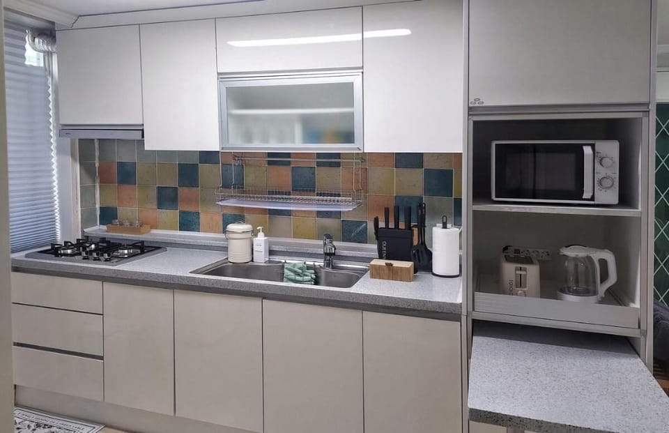 r부산역 5분 가족여행 biff광장 자갈치 송도 다대포 국제시장 지하철도보5분 Vacation rental in Busan