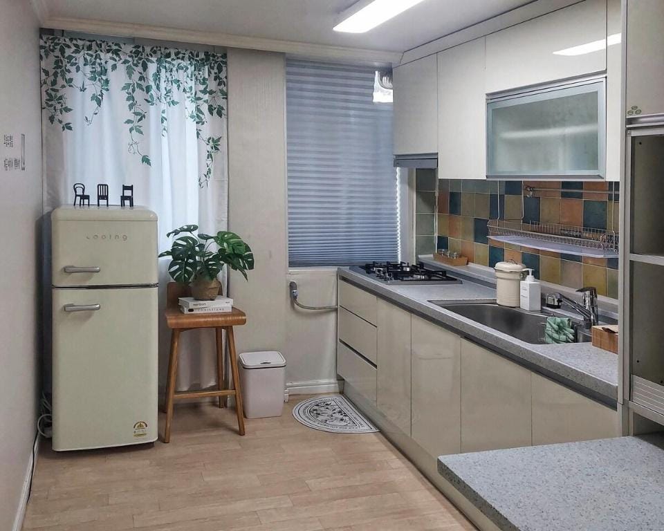 r부산역 5분 가족여행 biff광장 자갈치 송도 다대포 국제시장 지하철도보5분 Vacation rental in Busan