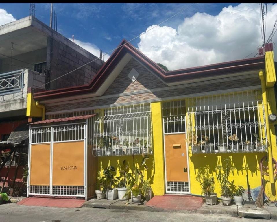 ACL Staycation with mini pool: Unit 3 Vacation rental in Region of Manila