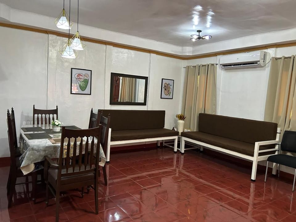 ACL Staycation with mini pool: Unit 3 Vacation rental in Region of Manila