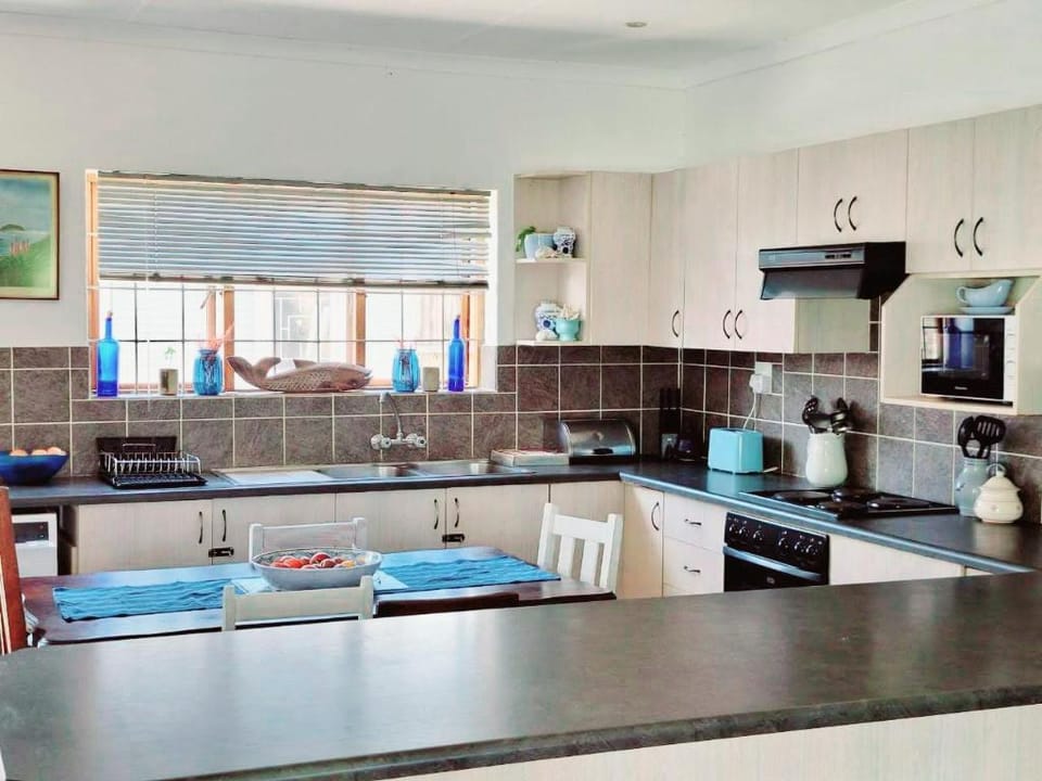 Boknes selfcatering cottage close to beach & shops Vacation rental in Eastern Cape