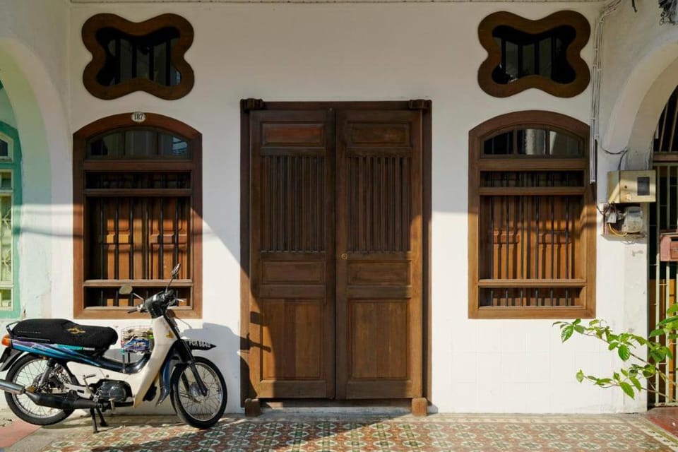 Quint Residence, Georgetown-Rustic Heritage by ALV Vacation rental in George Town