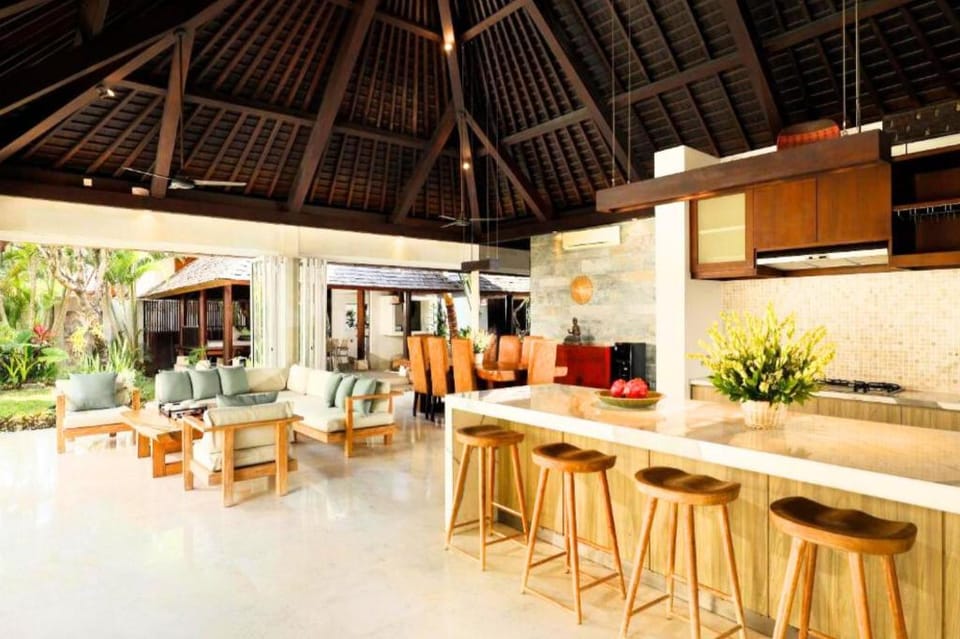 Cambodia 5 BR Calm Private Pool Villa IR42 Apartment in North Kuta