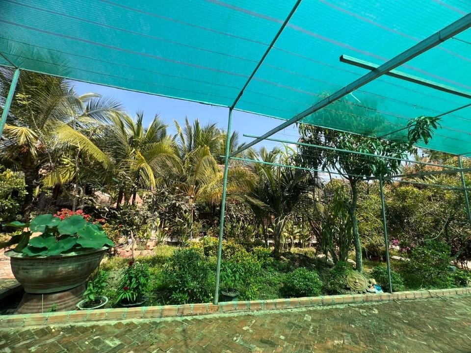 Nhà Dừa CocoHome Vinhlong - Unique-Peaceful -VIP 1 Apartment in Cambodia