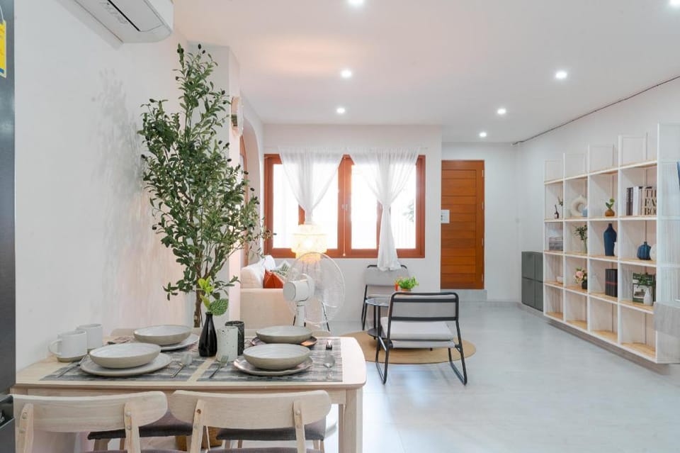 Modern Style Townhome /2BR near Walking St. market Vacation rental in Chiang Mai