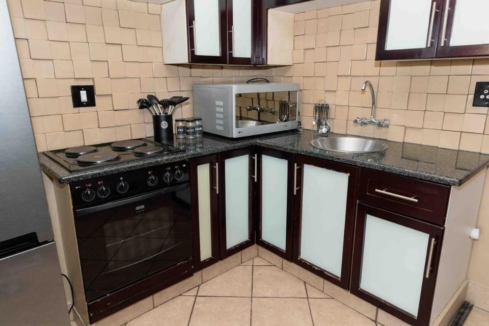 Urban Oasis-serene ✨self checkin & scenic views? Vacation rental in Pretoria