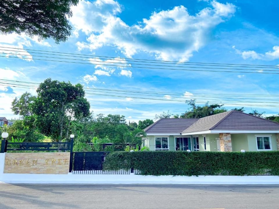 Greentree Poolvilla Khao Yai Pak Chong Villa in Laos