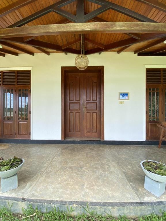 Villa Lake Mountain weligama Villa in Southern Province