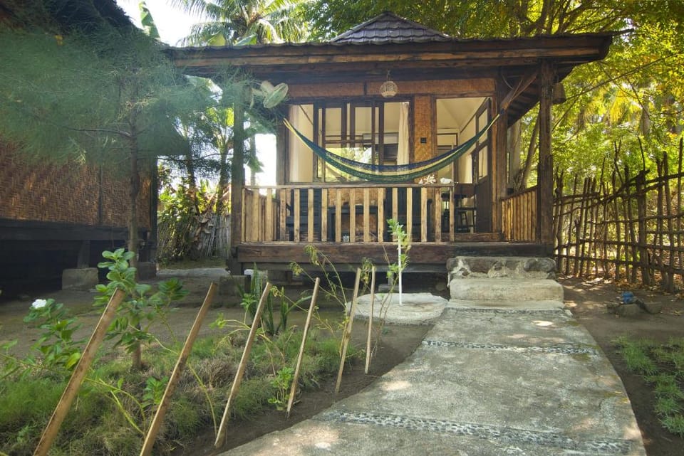 Sunrise Bungalow, Gili Meno Vacation rental in Pemenang