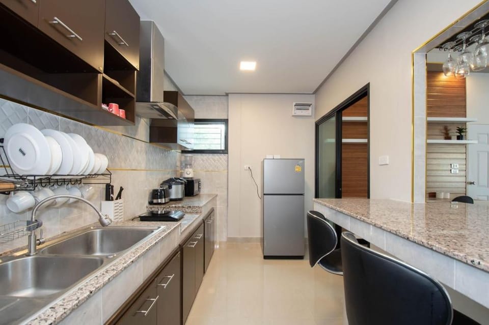 Apple Club Pool Villa Pattaya พูลวิลล่า พัทยา Villa in Pattaya City