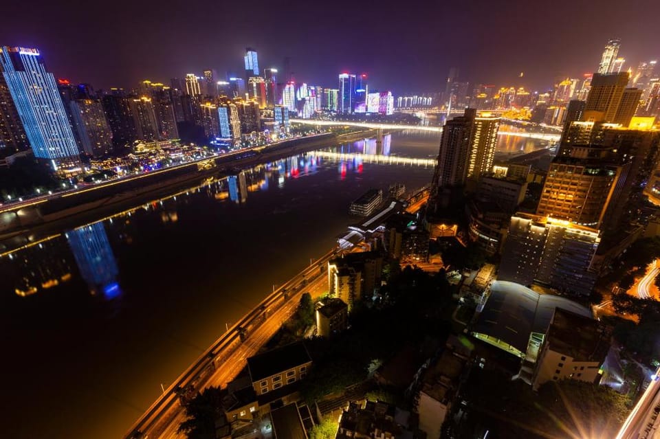 律雅&近解放碑洪崖洞 落地窗赏江景 一居大床房 Apartment in China