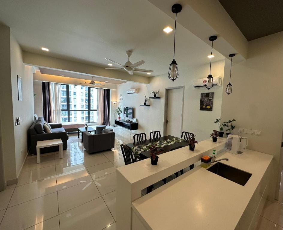 Jazz Suite2R3B wt Msg Chair#Bathtub#Disney Hotstar Vacation rental in George Town