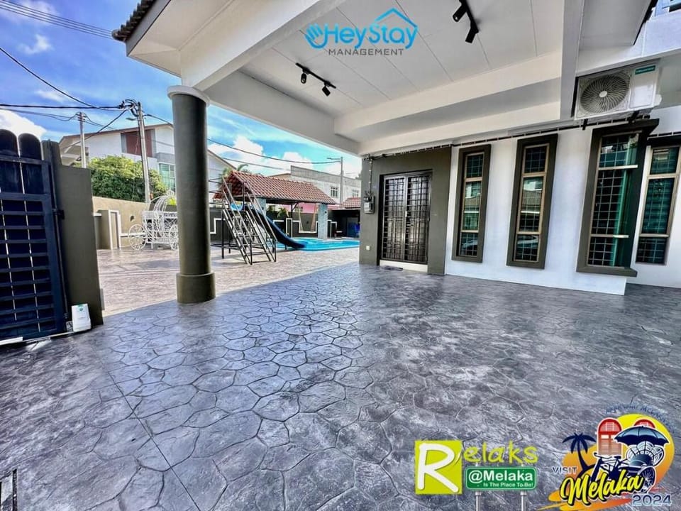 Villa 20Pax4B3B PrivatePool /Karaok/Pooltable/BBQ Vacation rental in Malacca