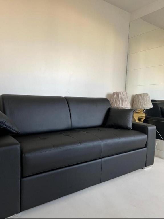 Beautiful new apartment, near subway station Apartment in Paris