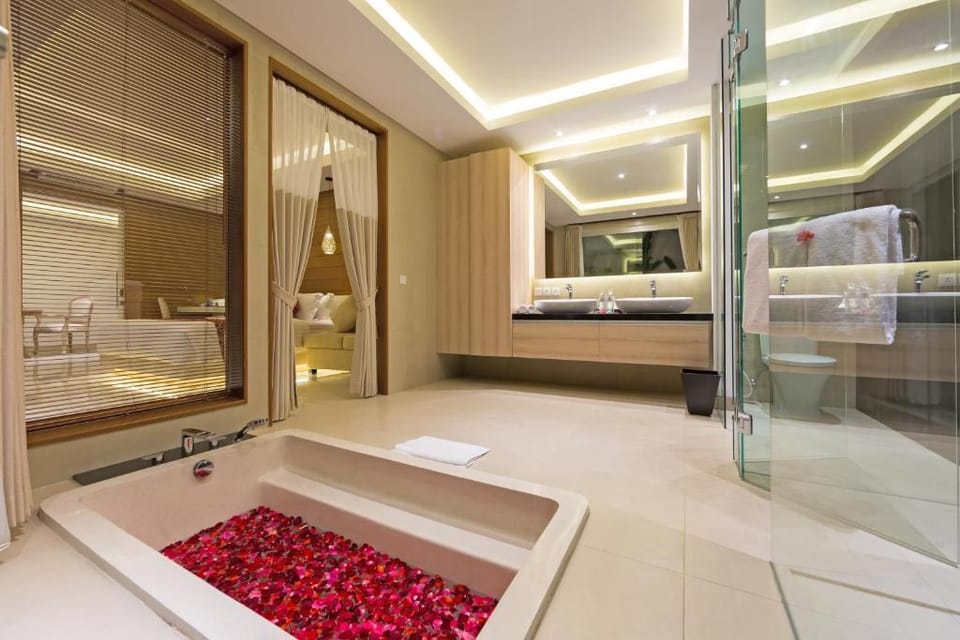 Outstanding 1BR Private Pool Villa near Beach Villa in North Kuta