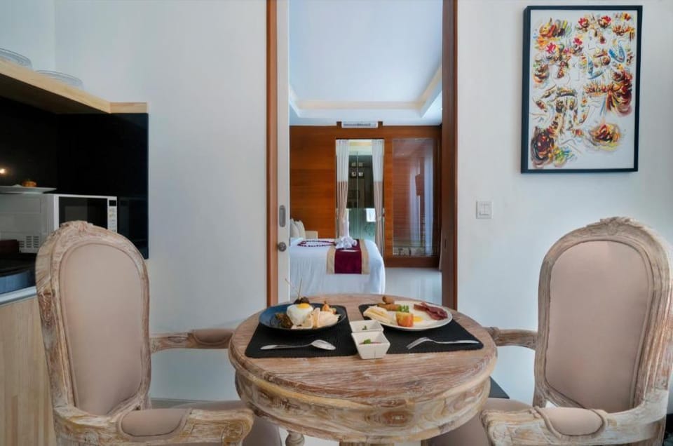 Outstanding 1BR Private Pool Villa near Beach Villa in North Kuta