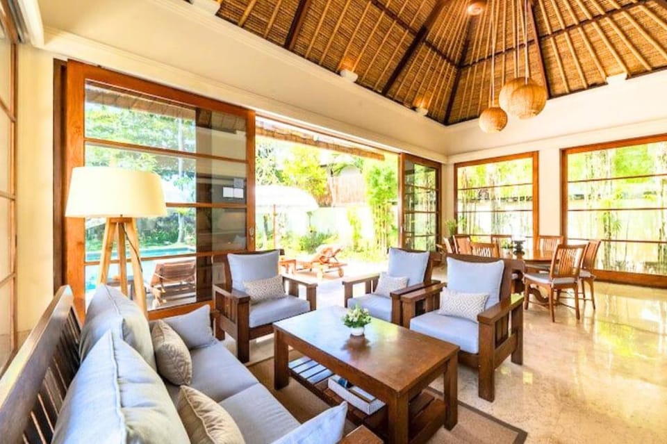 Green Garden 3 BR Private Pool Garden View IR110A Villa in Kuta Selatan