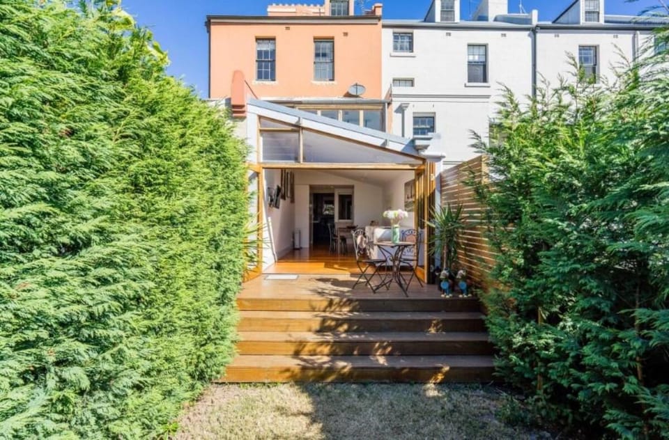 Sanctuary at The Rocks - Close to Harbour Bridge Vacation rental in Sydney