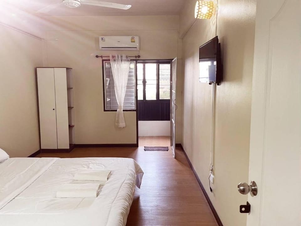 Sri Suk Hotel (Mangmee Sri Suk Mansion) Apartment in Laos