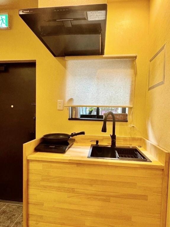 hana Direct Access to Airport Near Station USJ 10 Minutes to Dotonbori Namba Hanami House Vacation rental in Osaka