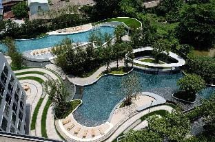 Resort home in Sukhumvit, huge pools,near skytrain Vacation rental in Bangkok