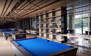 Resort home in Sukhumvit, huge pools,near skytrain Vacation rental in Bangkok