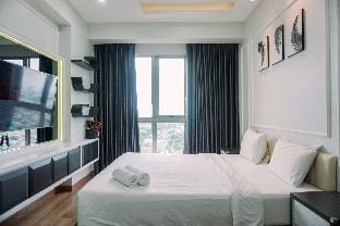 Modern & Comfy 1BR at M-Town Signature By Travelio Apartment in West Java