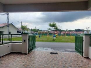 Fayyadh Homestay Teluk Intan 3R2B Vacation rental in Perak Tengah District