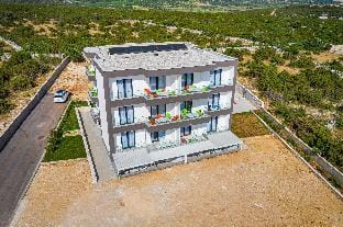 Deluxe Villa Laura 6a Apartment in Novalja