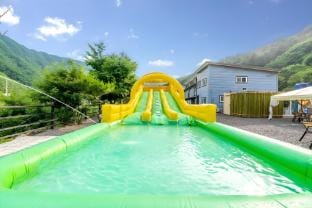 Sugar poolvilla and spa glamping Bed and Breakfast in Gyeonggi-do