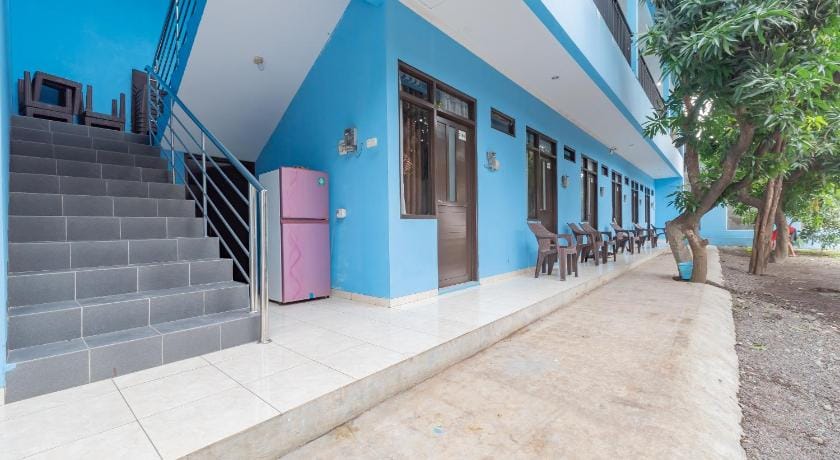 RedDoorz Syariah near Alun Alun Palimanan Hotel in Indonesia