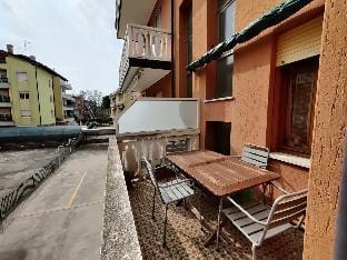 Colorful and bright 3-bedroom apartment by Beahost Rentals Apartment in Caorle